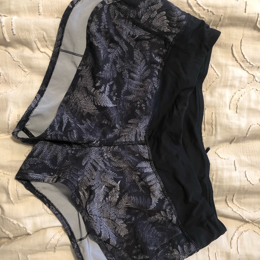 Lululemon Shorts Size 4